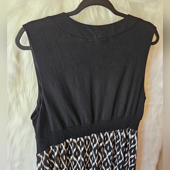 Dex B&W Asymmetical Sleeveless Midi Sundress - Picture 3 of 8